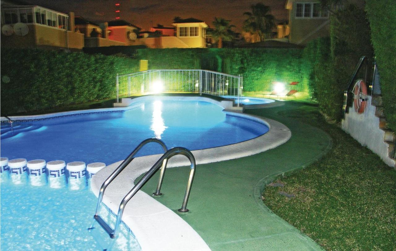 2 Bedroom Nice Apartment In Guardamar Del Segura Bagian luar foto